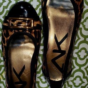 Anne Klein Sport Flat 7 1/2 M